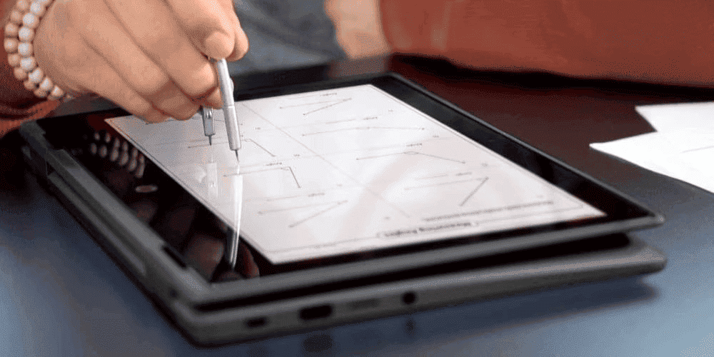 Laptop HP con Windows 11 mostrando aplicaciones alternativas para usuarios colombianos